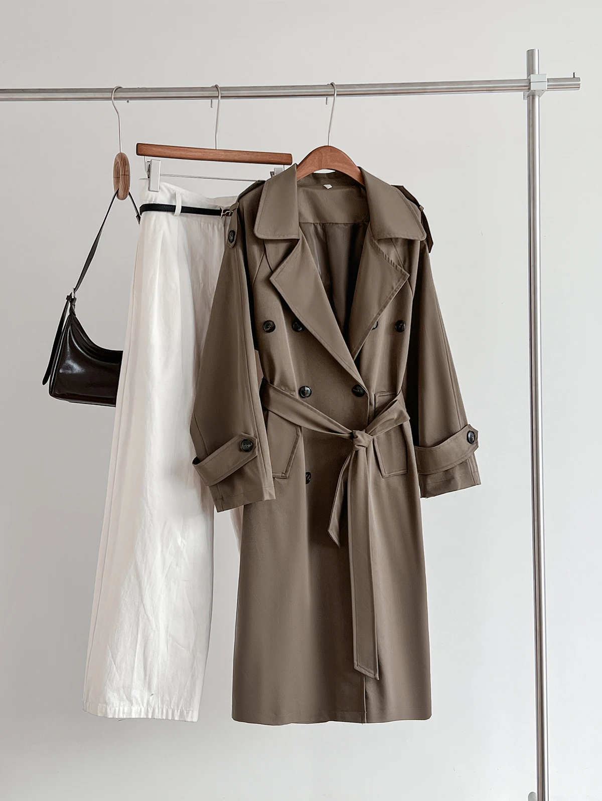 SuperAen High-End-Federspleißung Schwarzer Blazer Damen Herbst Mittlerer und langer koreanischer Stil Lose Blazer Top