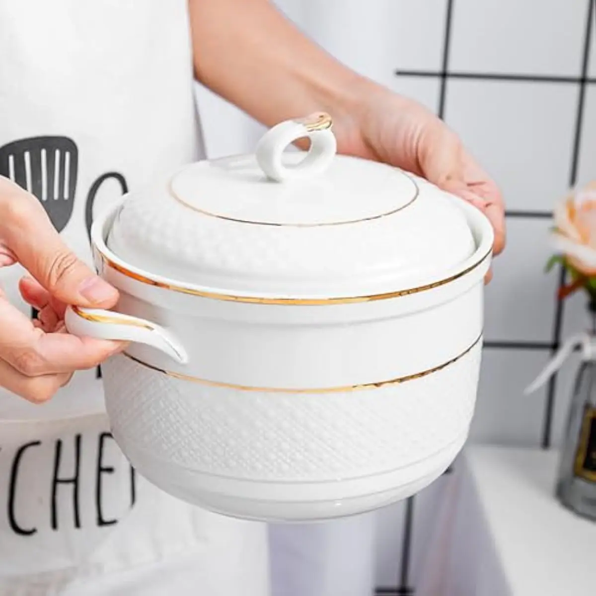 1.4Qt Porcelain Soup Tureen with Lid and Spoon, Large Round Serving Bowl Stockpot for Home Kitchen Restaurant Decor Microwave Safe