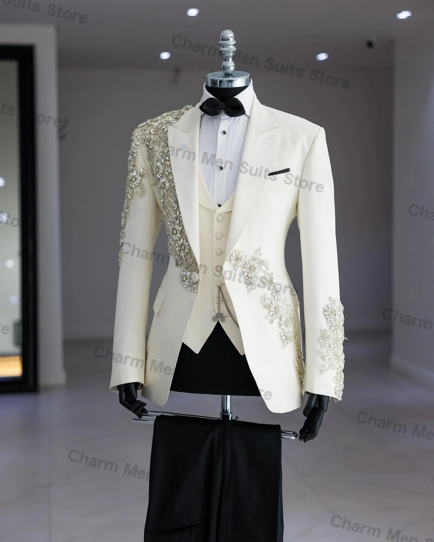 White Wedding Men Suits Set 3 Piece Blazer+Vest+Black Pants Trousers Tuxedo Pearls Custom Made Formal Office Prom Jacket Coat