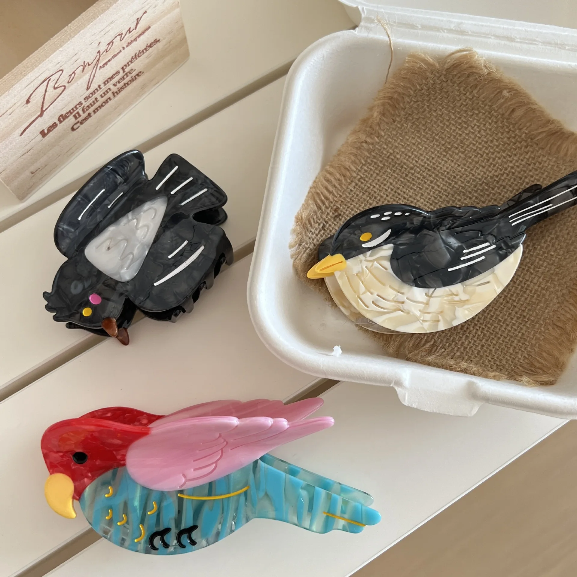 1PC New cartoon niche Design Color-Block parrot Acetate Hair Clip Bird Hair Accessory, Creative Cute Big Shark Clip