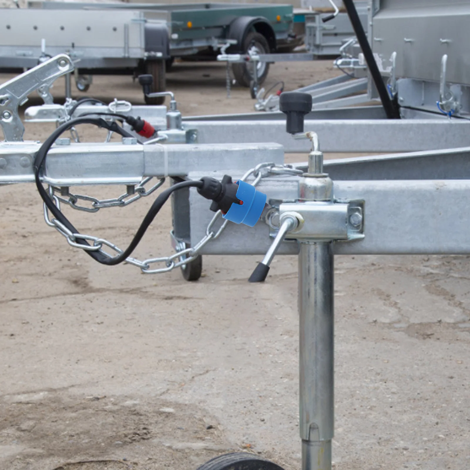 

Trailer Plug Socket Holder for 7 Pin 13 Pin Connector Powerful Stable Connection Automotive Trailer Wire Connectors Waterproof