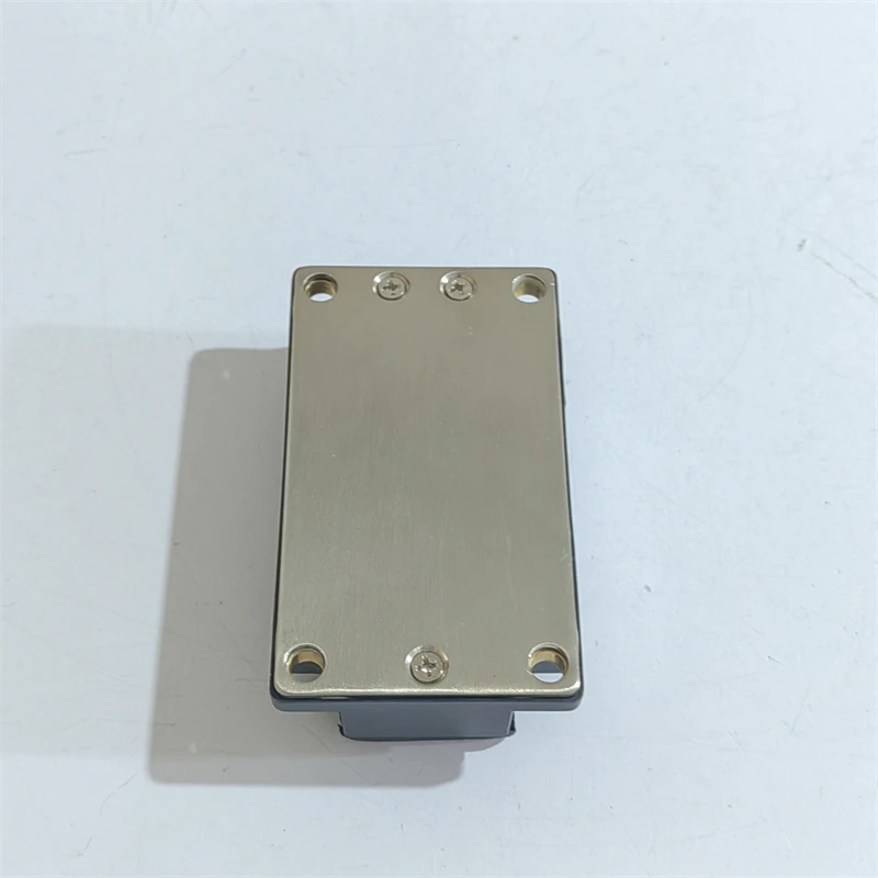 Módulo elevador de CM200DY-24H