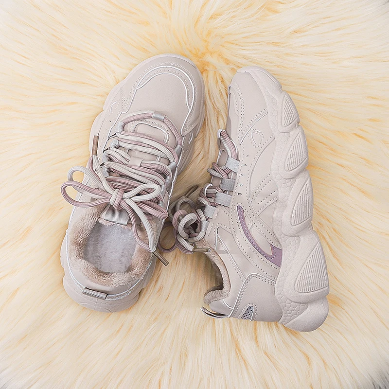 New Winter Casual Sports Shoes for Ma'am Trendy Shoes Winter fleece dad shoes flat shoes cotton shoes sports shoes Size 35-40