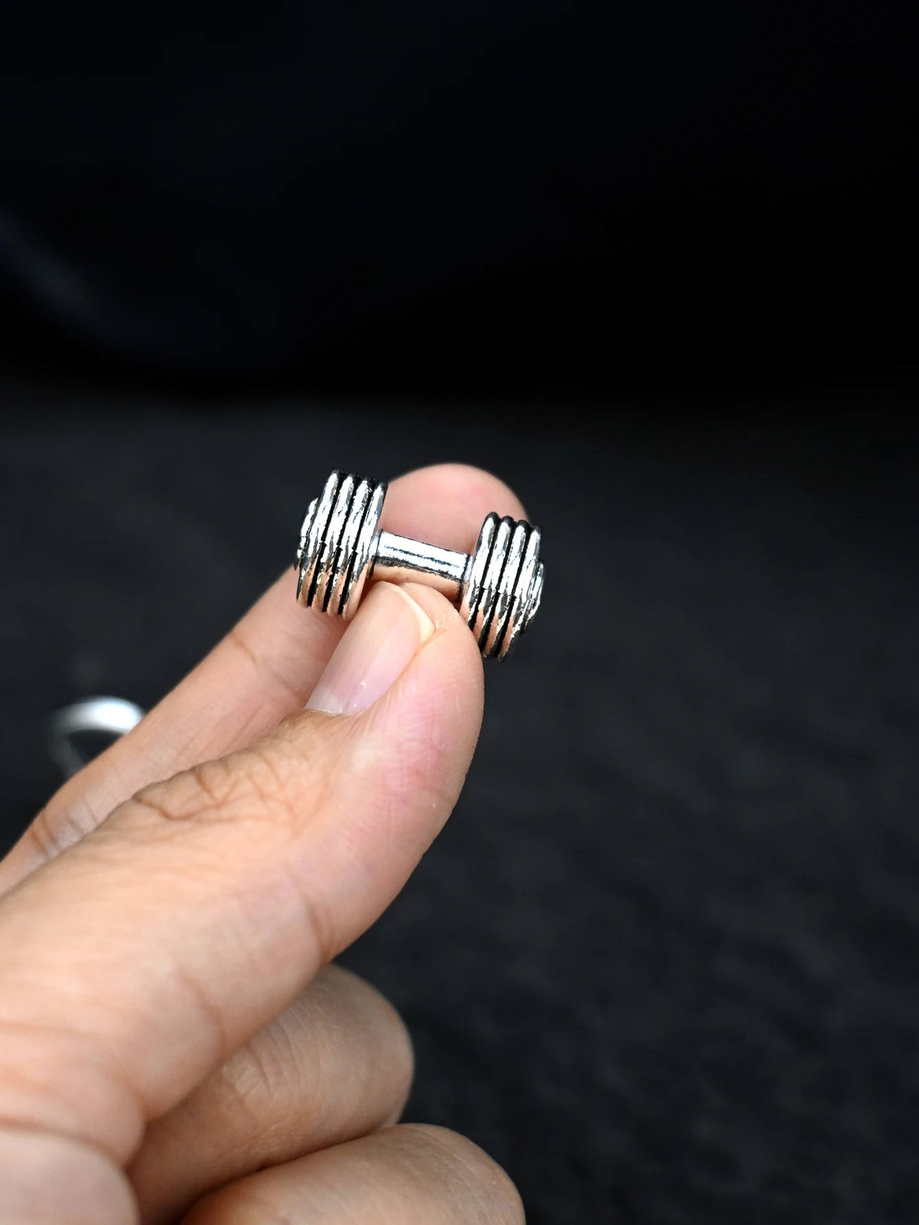 A Miniature Fitness Equipment Model Ornament, Miniature Dumbbells, 1:12 Dollhouse Dollhouse, Miniature Food Toys, Photography Props, Micro-Landscape Ornaments, Miniatures Decoration, Small Gifts, Giveaways, Home Decor