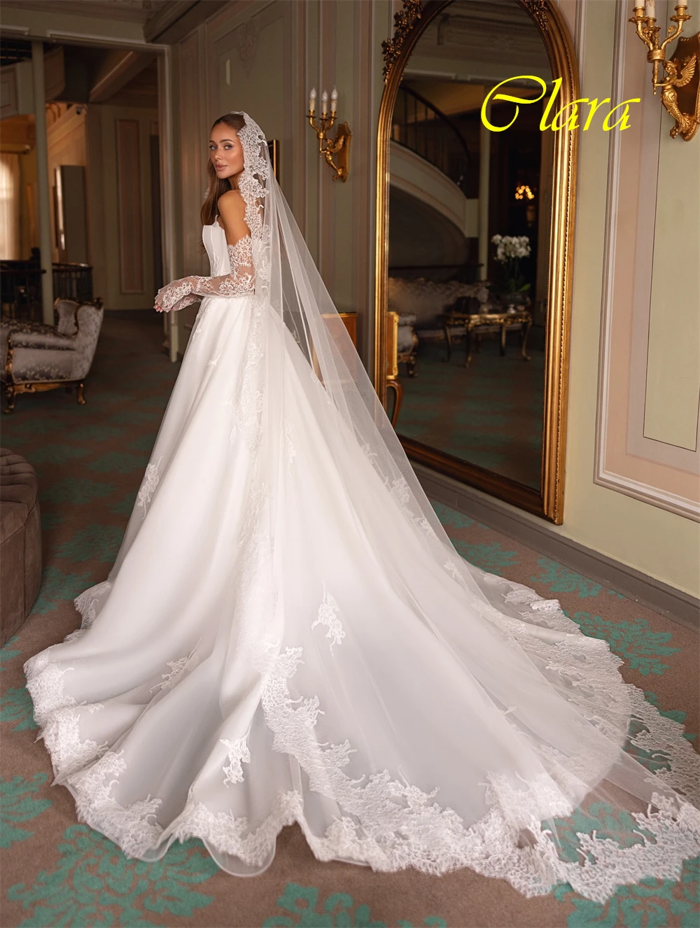 맞춤형 우아한 끈이 없는 이브닝 드레스와 절묘한 오간자 웨딩 드레스와 섬세한 민소매 특별 행사 가운