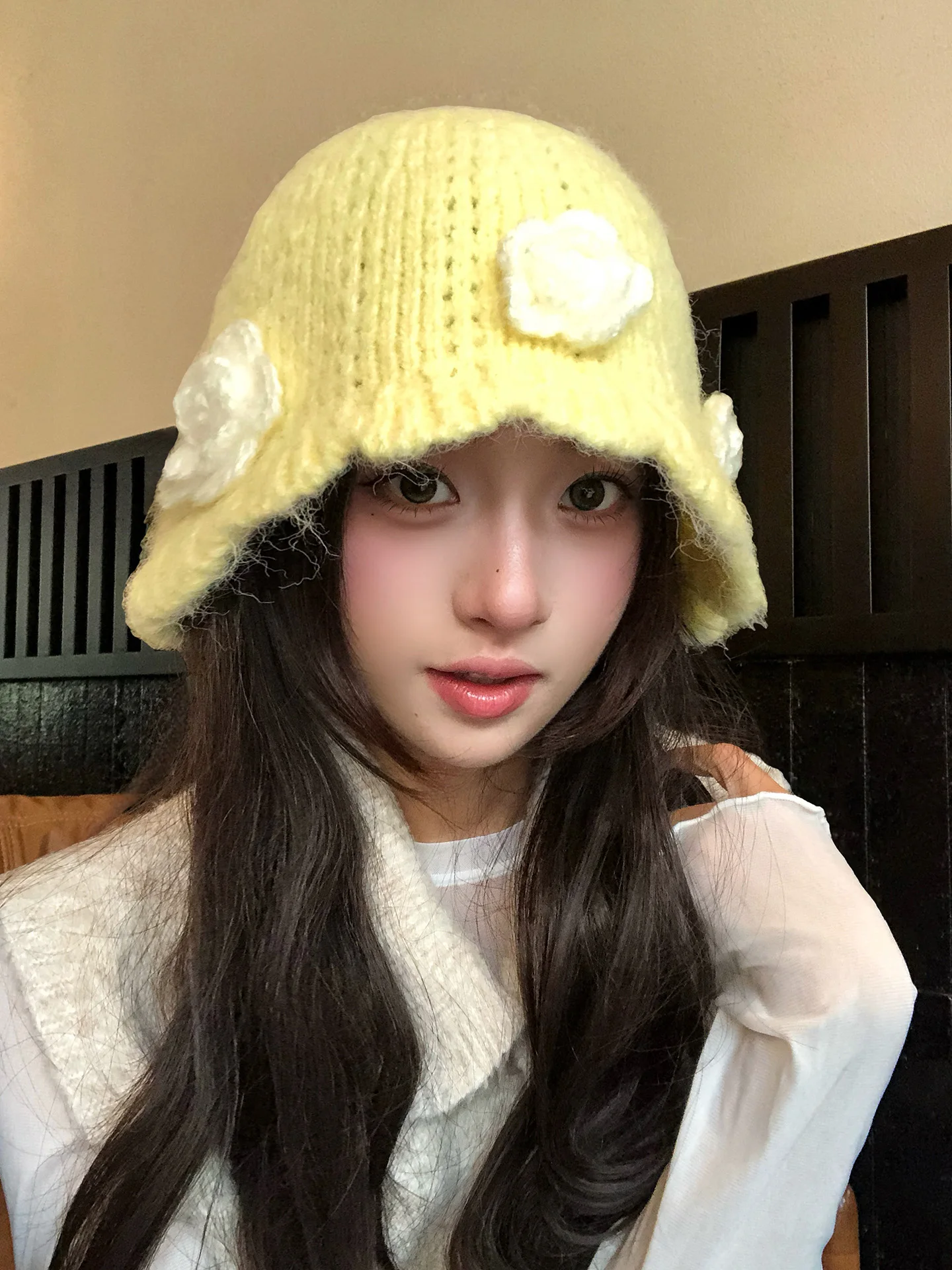 Korean Style Knitted Flower Hat Women's Autumn Winter New Warm Small Face Visual Effect Photography Cap Woolen Headwear