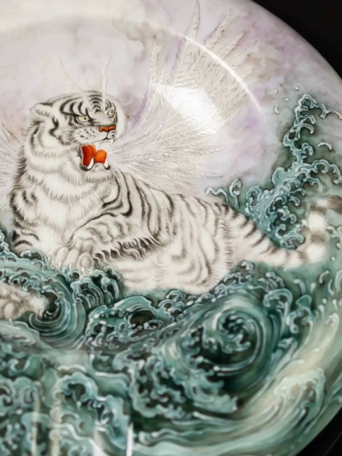 Sacred Mountain High-End Pastel White Tiger Ceramic Desktop Ornament Ashtray Handmade Cigar Jar