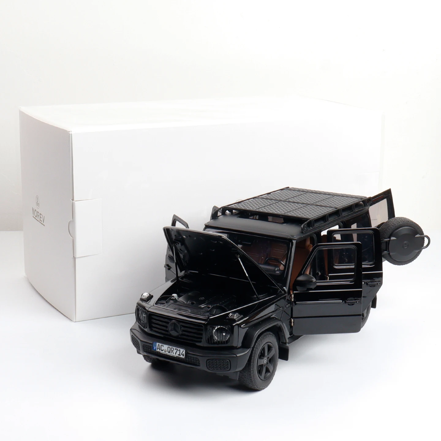 Norev 1:18 Mercedes-Benz G500 Diecast Metal Car Model