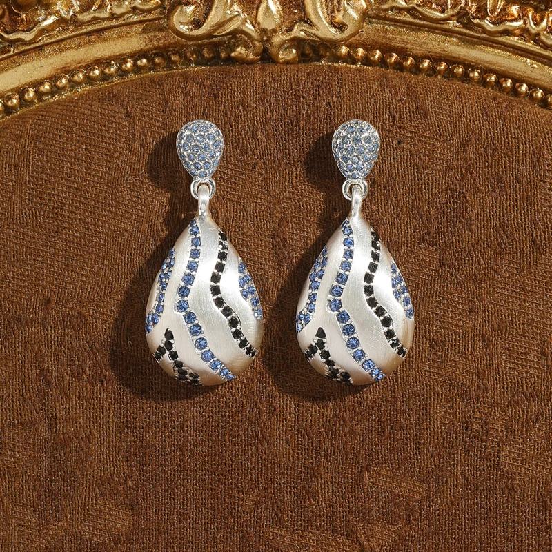 

Vintage Water Droplet Drop Earrings Luxury Designer Silver Color Light Blue Rhinestones High Quality Jewelry Wedding Accessories