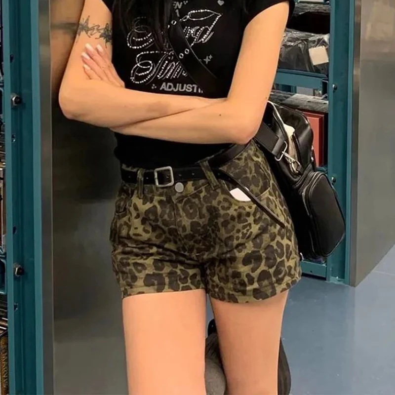 

Летние женские джинсовые шорты с леопардовым принтом, с высокой талией, облегающие, тонкие, модные, сексуальные, хит продаж 2026 года