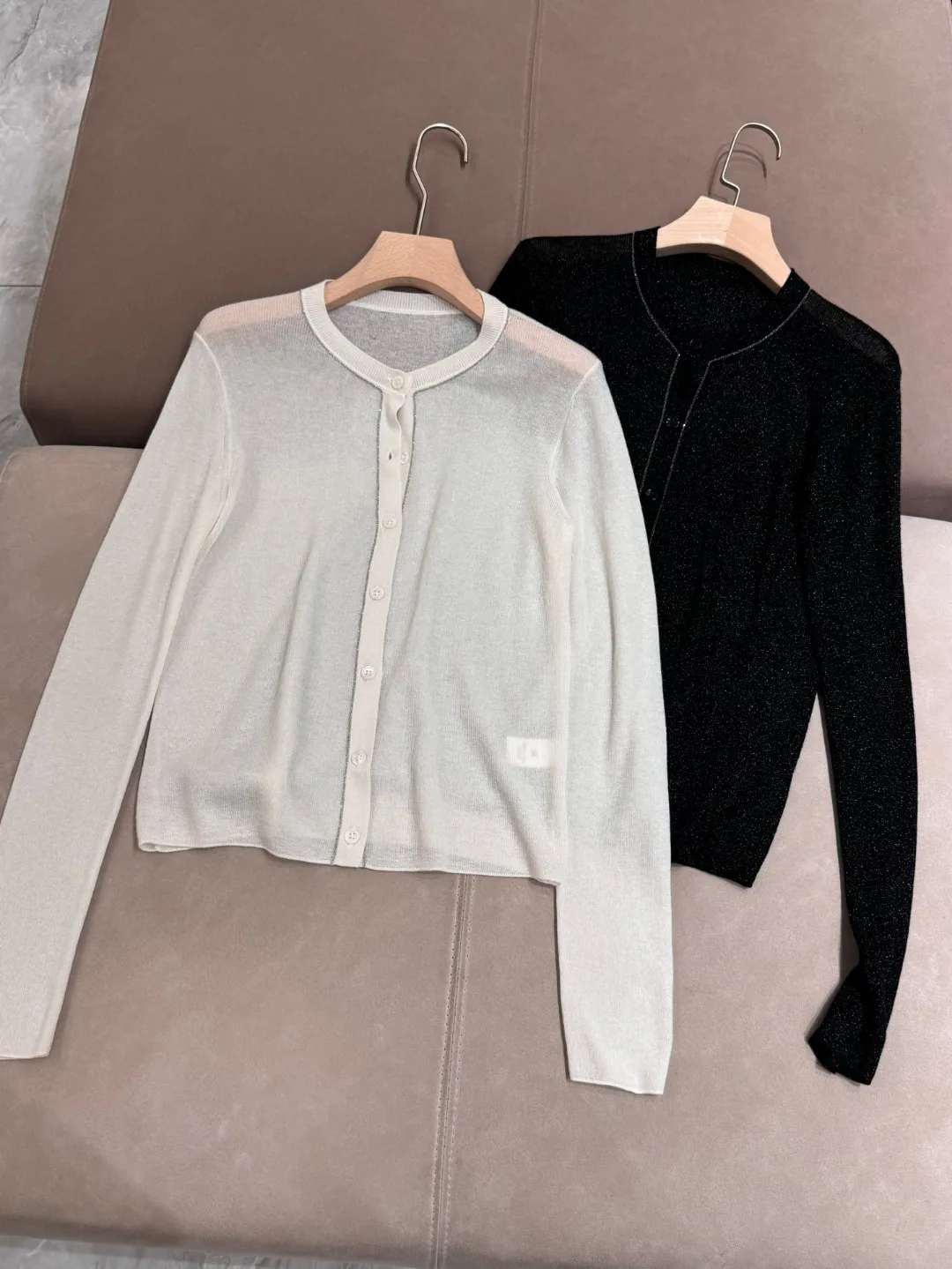 Autumn ultra-thin solid color wool round neck long sleeved single breasted cardigan