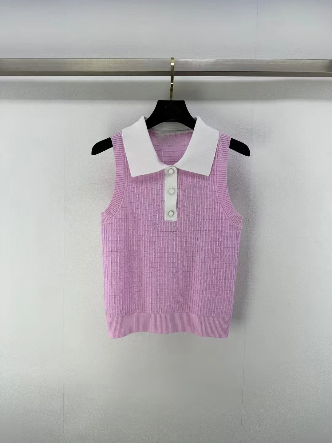 

Korean Dongdaemun French-style age-reducing girl Hong Kong-style lady sweet slim fit lapel sleeveless wool vest top