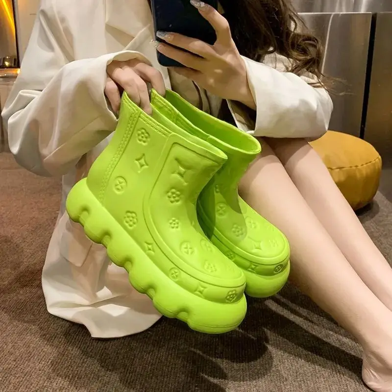 Rainshoes for Women in Summer Wearing Soft Sole Super Light-Weight Extra Thick Anti Slip/Odor/Waterproof Fashionable Rain Boots