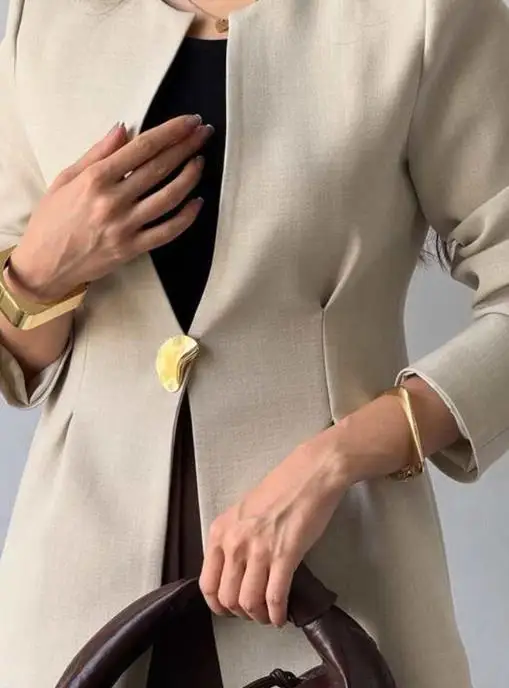 

Women's Solid Color Long Sleeved Jacket 2025 Autumn Winter Leisure Vacation Fashionable Outerwear for Ladies