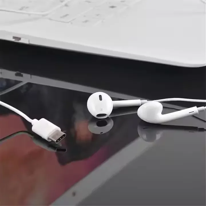 Type C USB C Headphones Earphones Wired Earbuds for iphone 15 Pro Max Samsung for Iphone for Huaweisss