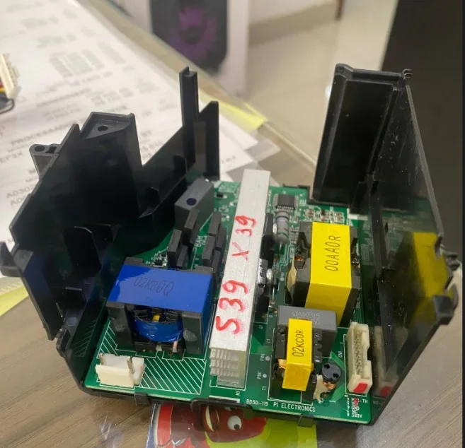 

Блоки питания и балласты для проекторов EPSON U-42, X-41 и X-39.