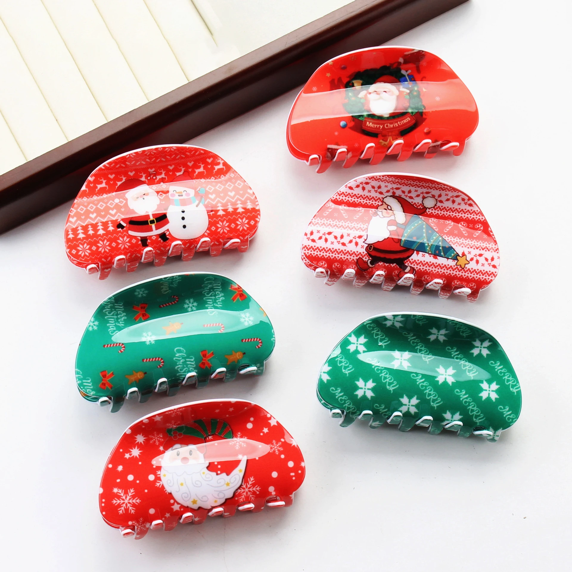 Christmas Snowman Santa Claus Hair Claw Christmas Print Grab Clip Colourful Shark Clip Party Gift Hair Accessories for Women New