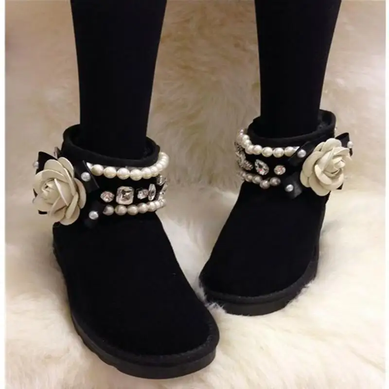 Schwarze Perlen-Wasserdiamant-Blumen-Verzierte Kurze Schneestiefel, Großformatige Pelz-Einteiler-Bankett-Verdickte Damen-Baumwollschuhe 34-40