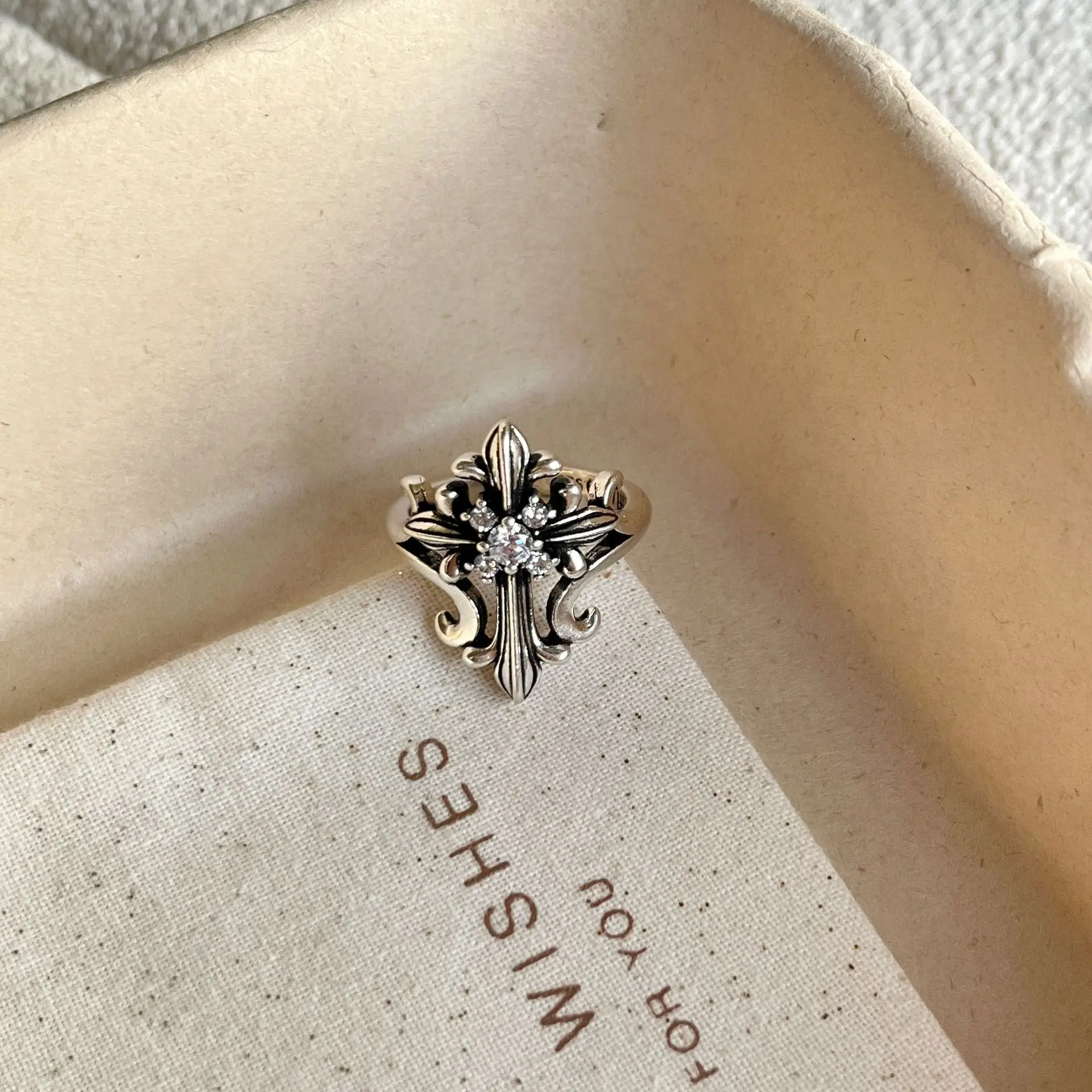 Original Vintage Distressed Cross Vierzackiger Sternring für Frauen, minimalistischer Hip-Hop Street Style verstellbarer offener Ring