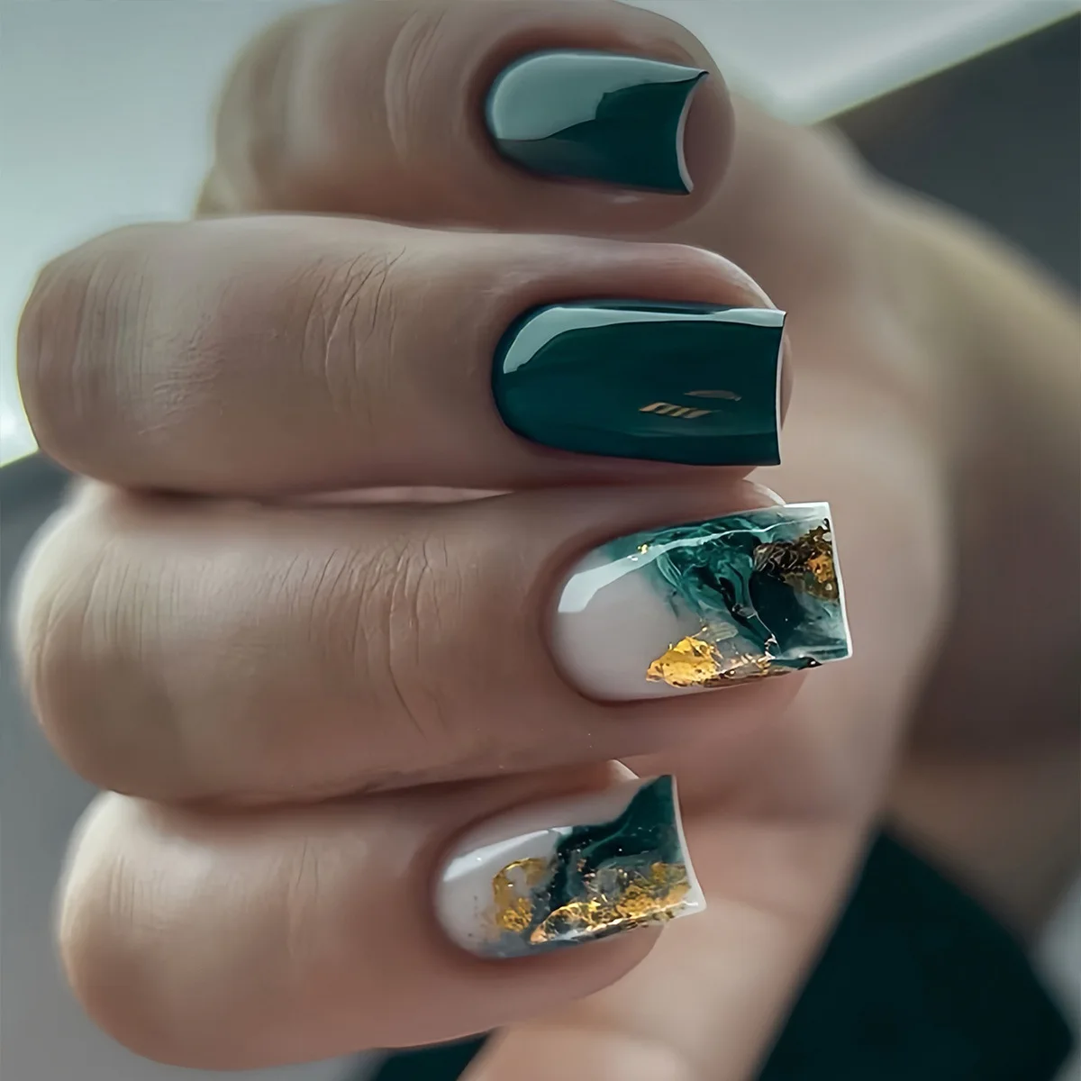 

24PCS Simple Green Smudging Medium Square False Nails with Glue Golden Foil Patterns French Press on Nails Full Cover Wearable