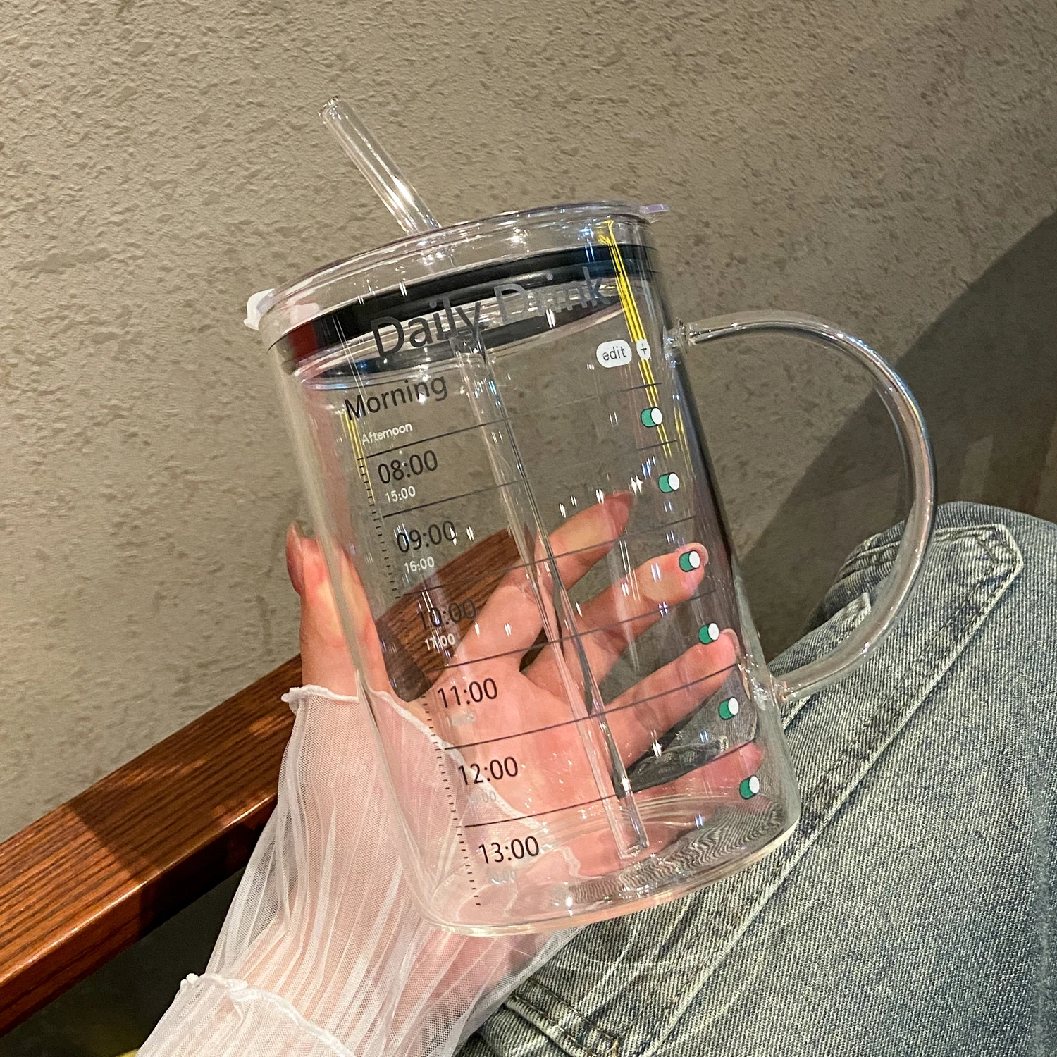 grande-bouteille-d'eau-en-verre-de-1000-ml-avec-paille-tasse-a-jus-graduee-en-forme-de-sablier-bouteille-d'eau-numerique-avec-poignee-pour-femme