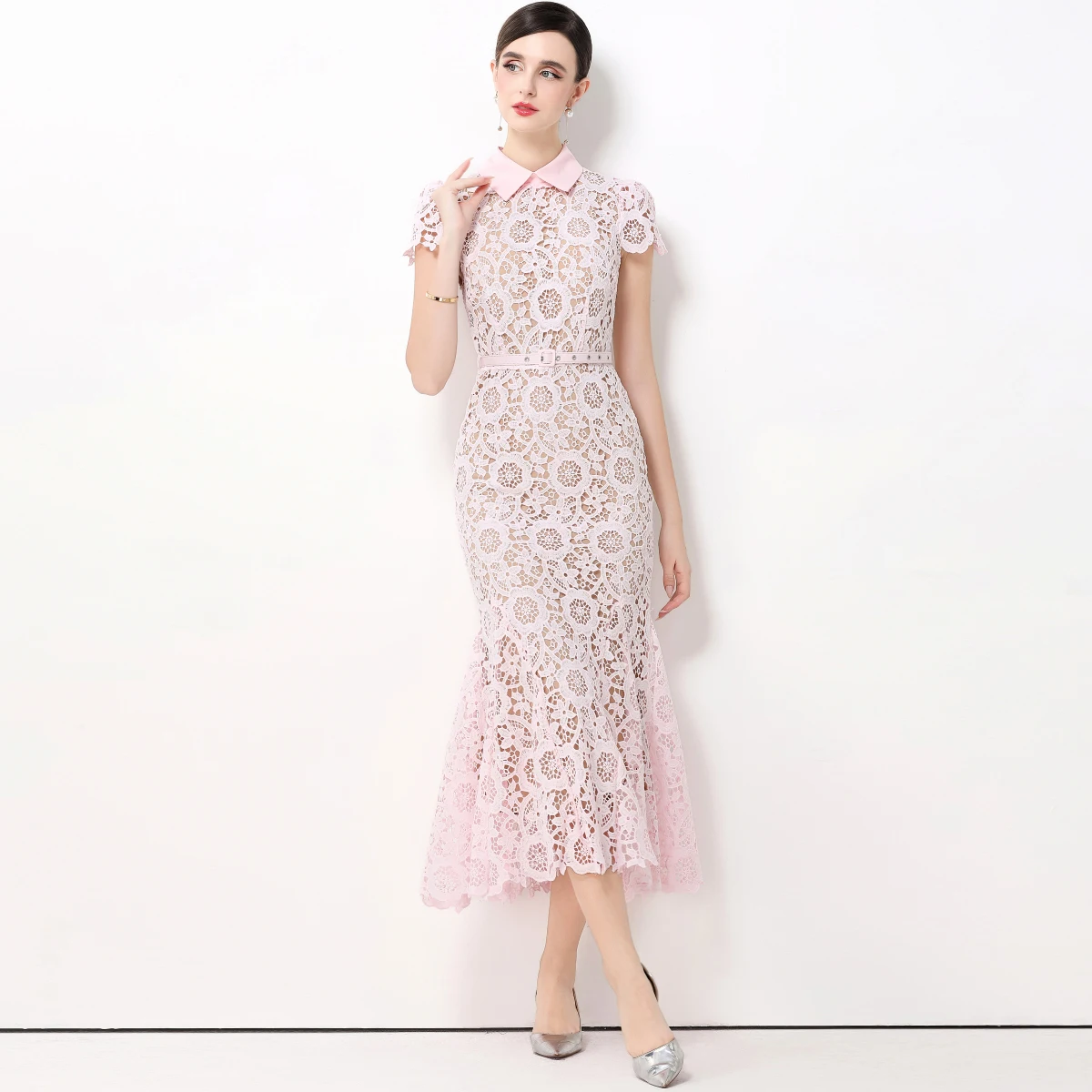 Abito estivo retrò solido ed elegante da donna, colletto rovesciato, abito a maniche corte, ritaglio a forma di fiore, gonna a sirena chic in pizzo