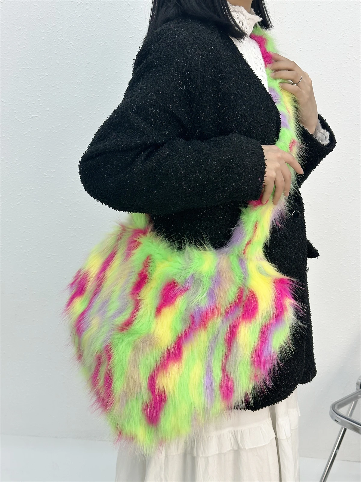 ขนสัตว์ธรรมชาติ Faux-Ever มองโกเลีย Furry Fur รูปหัวใจขนาดใหญ่ Tote กระเป๋าสําหรับกระเป๋าถือผู้หญิงยาวไหล่สายรัดขนสัตว์