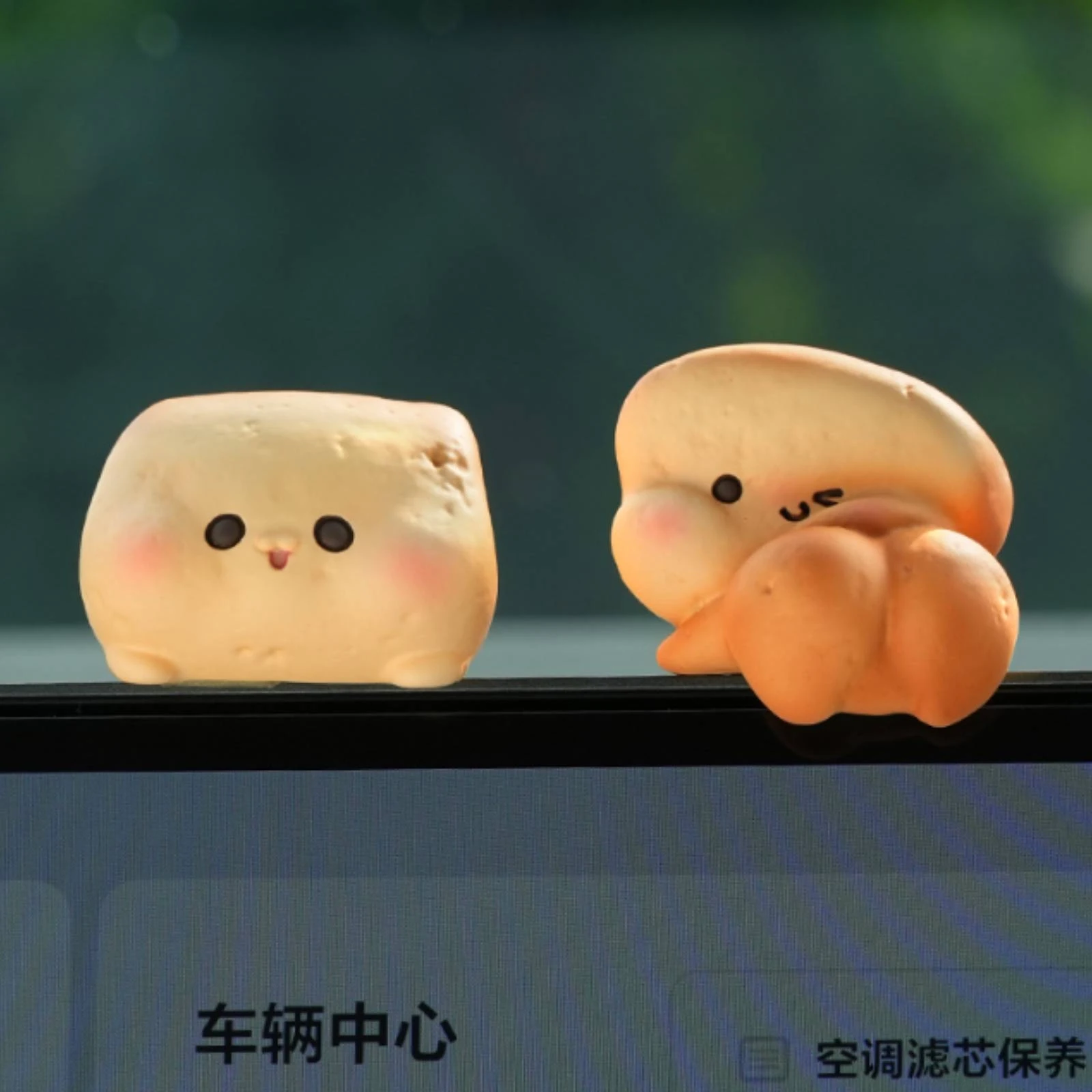 6 Pieces Bread Figurine Cartoon Dashboard Figurine Desk Ornament Playful Miniature Sculpture Compact for Drivers