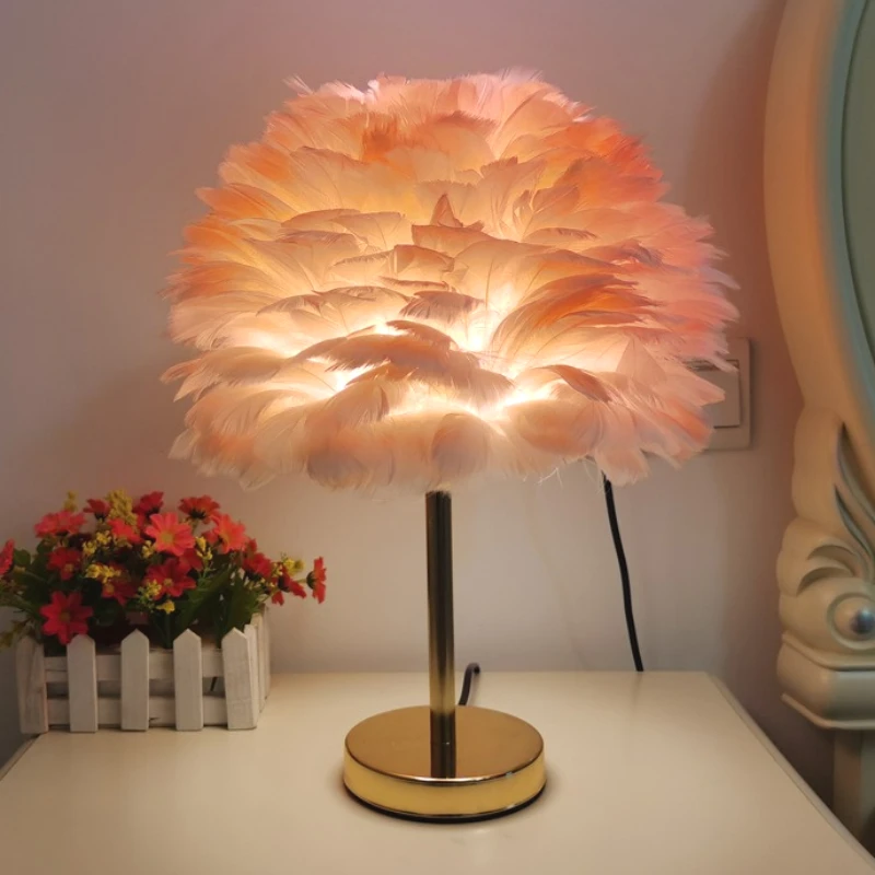 Feather Desk Lamp Creative Bedroom Desk Lamp Bedside Lamp Light Luxury Home Decoration Romantic and Warm Gift