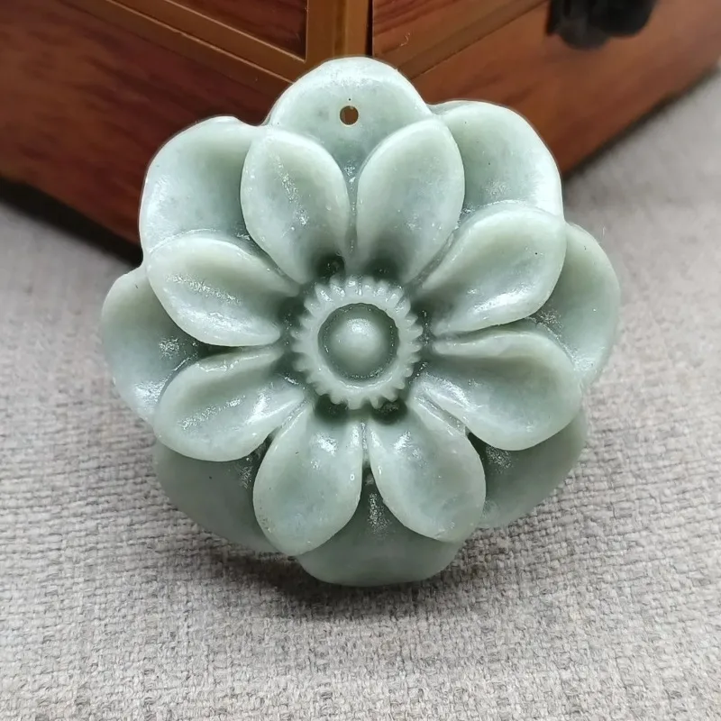 

Lantian Jade Rose Flowers Pendant Necklace Accessories Jewelry Amulets Green Gift Women Natural Carved Real Charms Sweater Chain