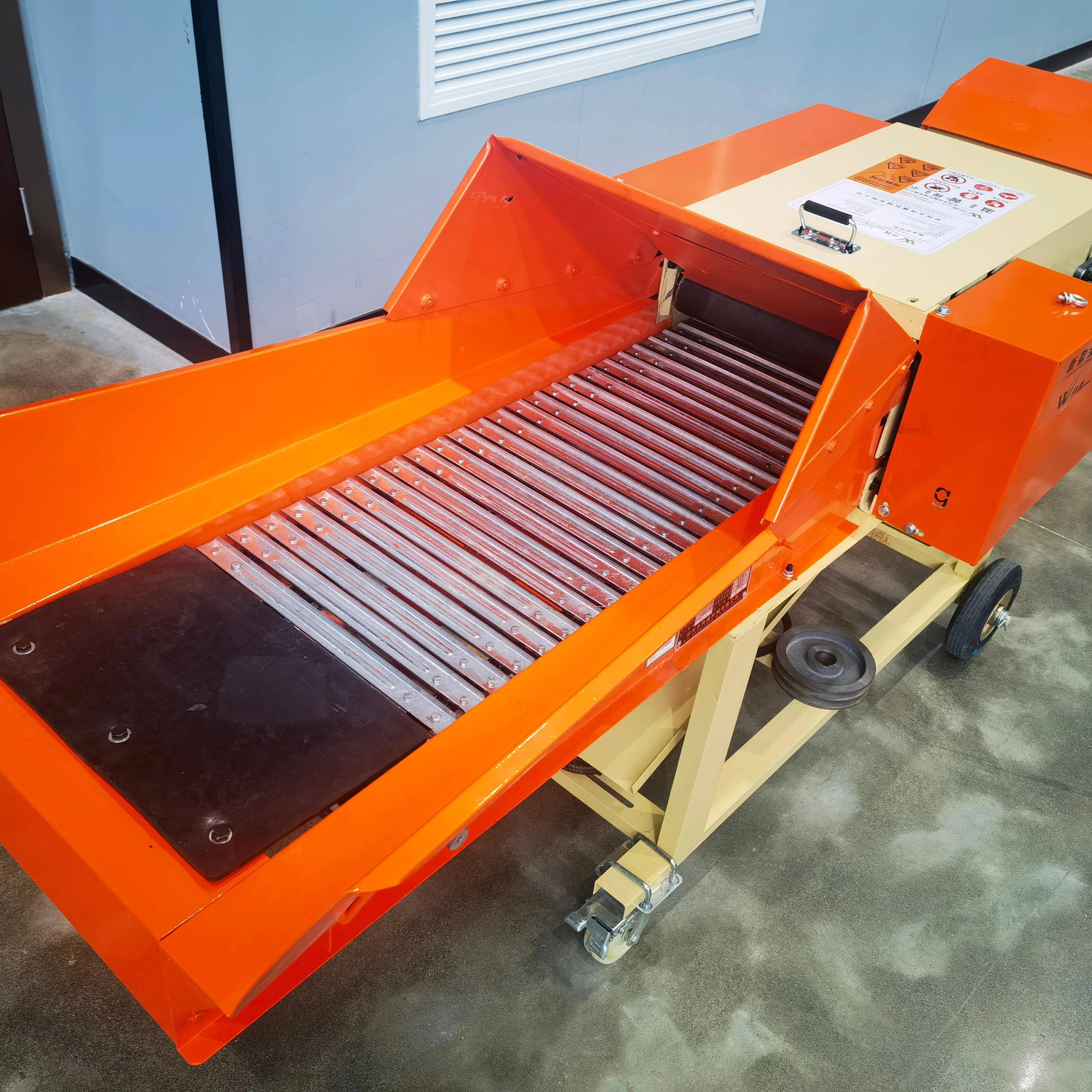 

Weiwei Machinery Farm Use Chaff Cutter for Both Wet and Dry Grass Crushing Use