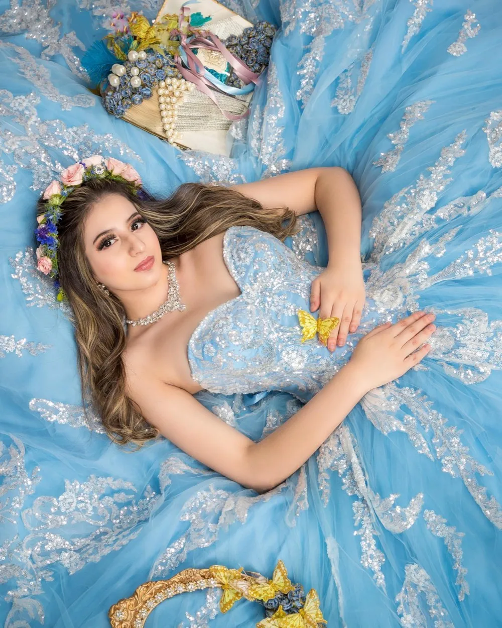 فساتين سندريلا Quinceanera باللون الأزرق السماوي الفاتح ثوب حفلة على شكل قلب مزين بالدانتيل مزين بالترتر للحفلات الراقصة الجميلة 16 فستان