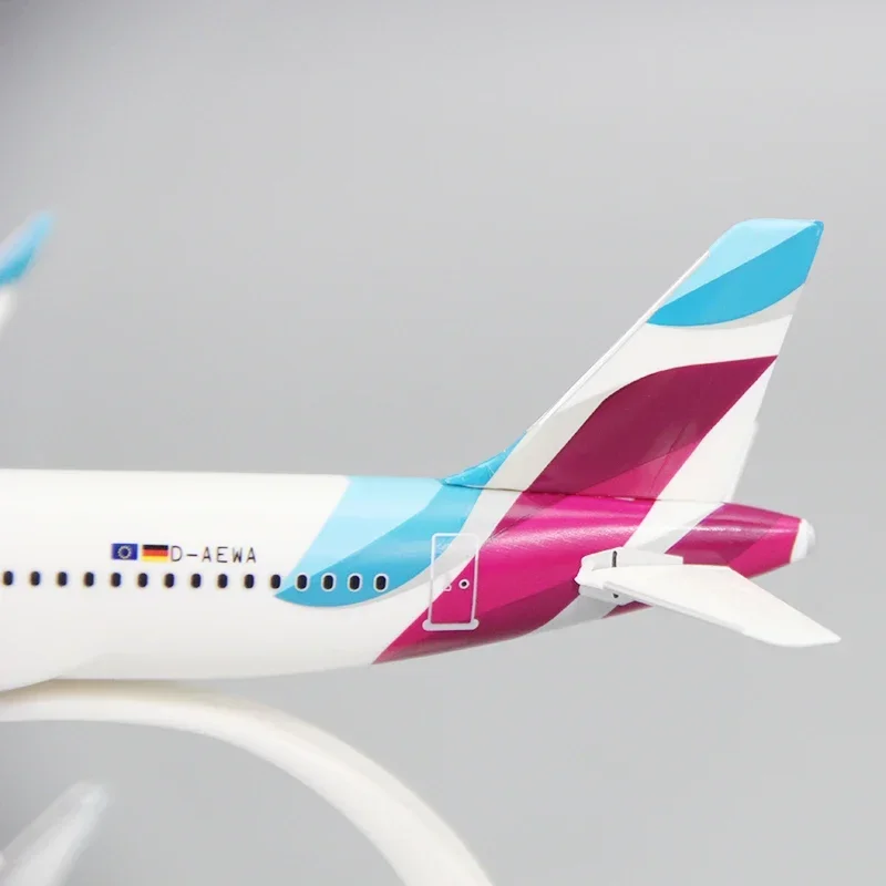 2025 جديد 1:200 مقياس A320 Eurowings الخطوط الجوية ABS نموذج طائرة اللعب طائرة مجموعة الطائرات عرض مع حامل الهدايا