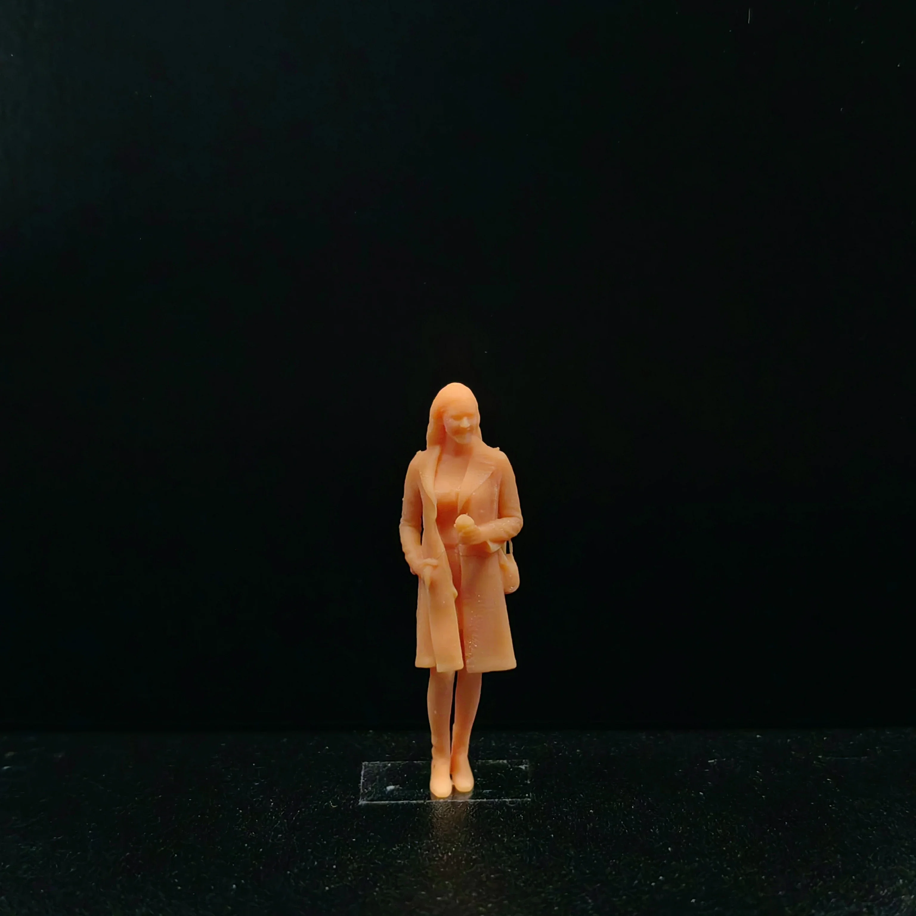 Modell im Maßstab 1/64 im Maßstab 1/43 wieder einstellender Rucksack Kaffee Dame ungefärbte Miniatur Diorama hand bemalt t605