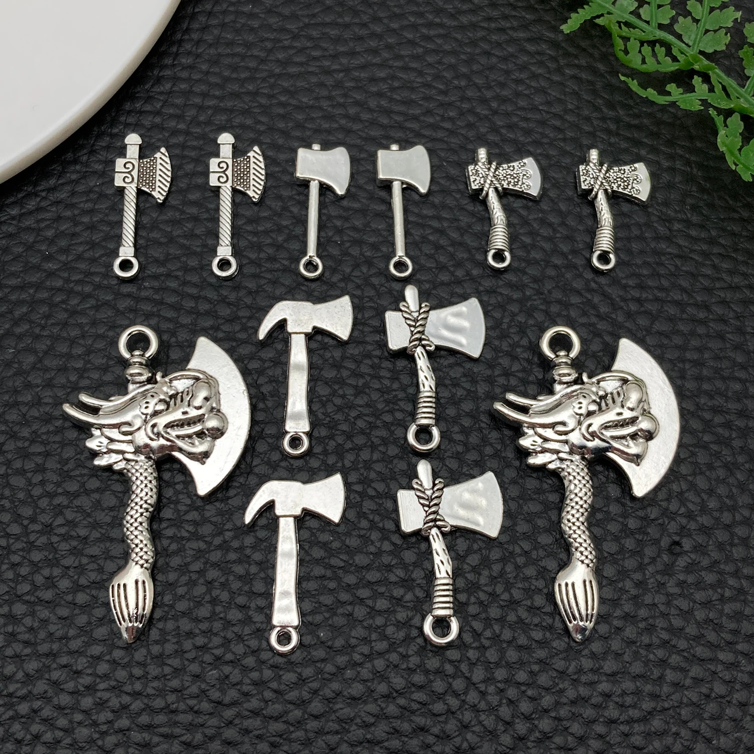 12 قطعة/المجموعة جديد النمط الصيني الرجعية التنين رئيس الفأس قلادة-فاسق الهيب هوب يلقي معركة الفأس DIY بها بنفسك اليدوية مجوهرات اكسسوارات