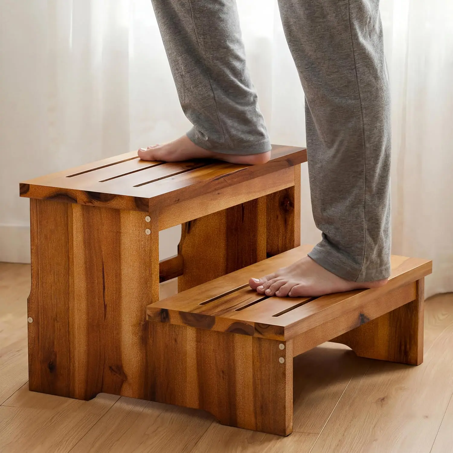 

Двухступенчатая подставка-табурет из акации - грузоподъемность 500 фунтов, высота 16,5 дюймов, для использования в кровати, на кухне и на улице