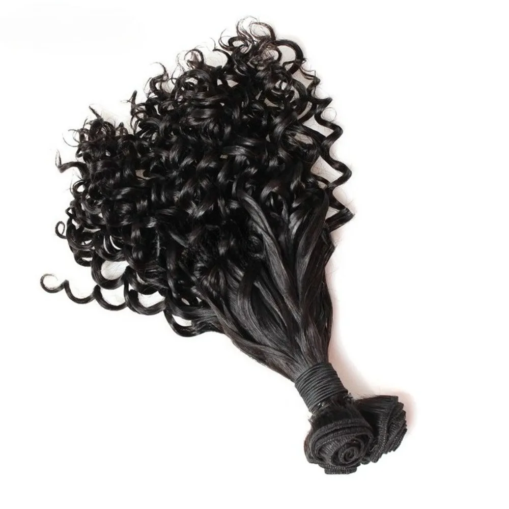 양쪽 끝이 똑바로 위아래로 곡선으로 늘어진 곱슬머리 커튼 가발, 자연스러운 색상, 부드럽고 볼륨감 있는 텍스처