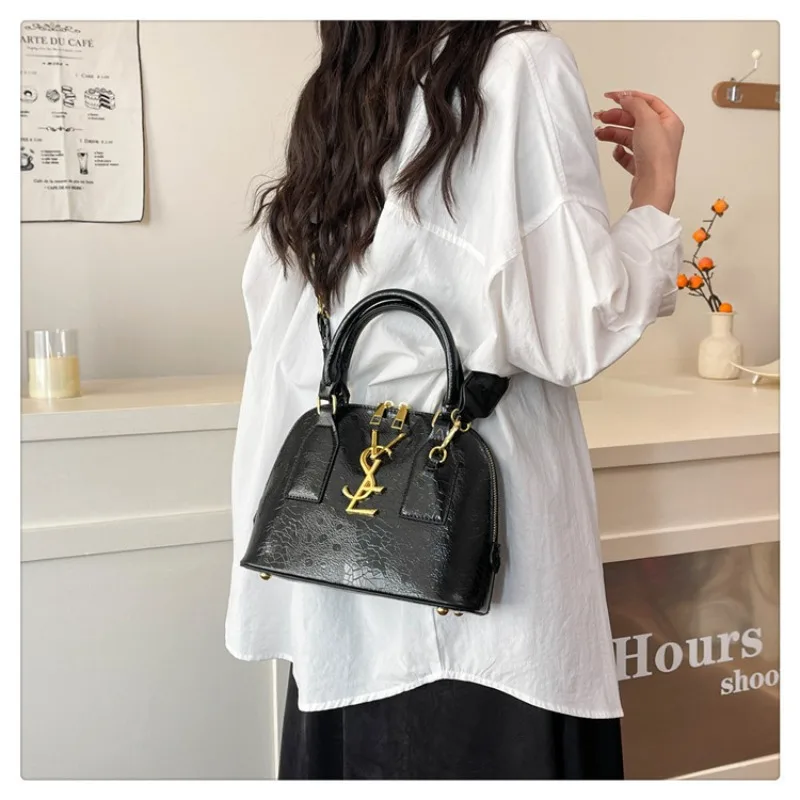 

2025 New Portable Bowling Bag, Women's Retro Broadband, Women's Crossbody Bag, Fashionable Single-shoulder Boston Bag