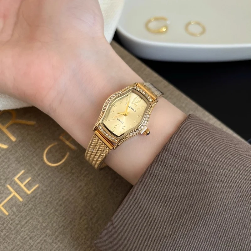 Classic Trend Ladies Watch Elegant Simple Retro 2025 Waterproof Quartz Watch Birthday Gift Student