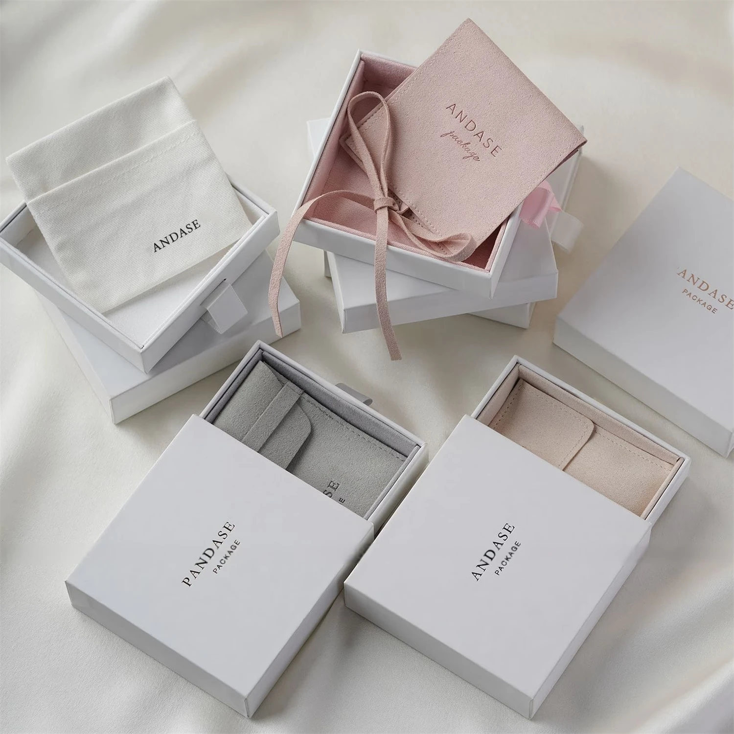 

50pcs 9.3*9.3*2.5cm Paper box custom jewelry box with suede inside personalized with your logo necklace earrings package drawer