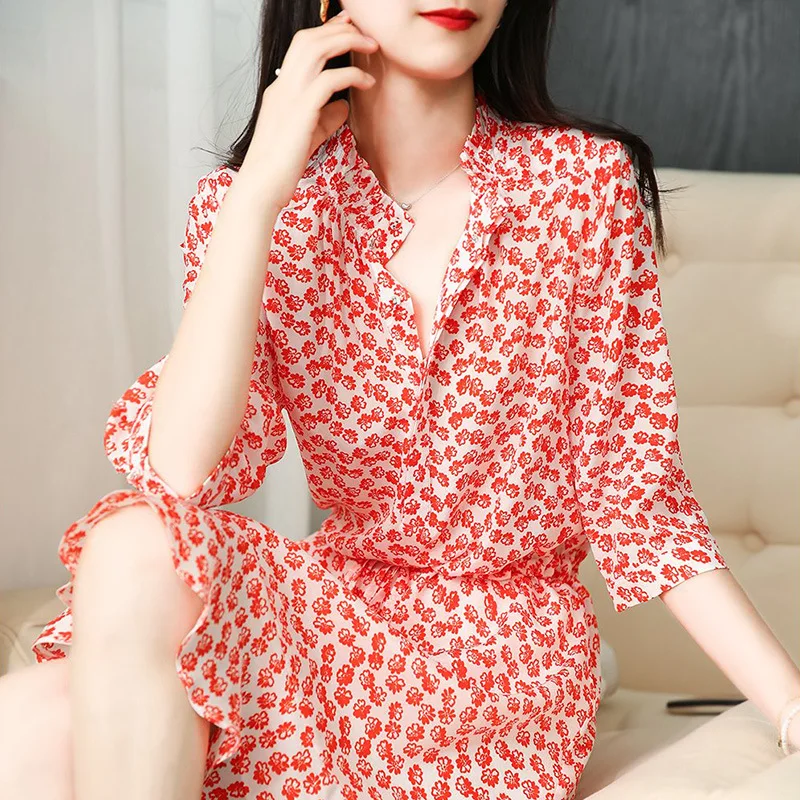 French Fresh Temperament Slim Fragmented Flower Dress for Women Lightweight and Breathable Korean Fashion Summer New 2024