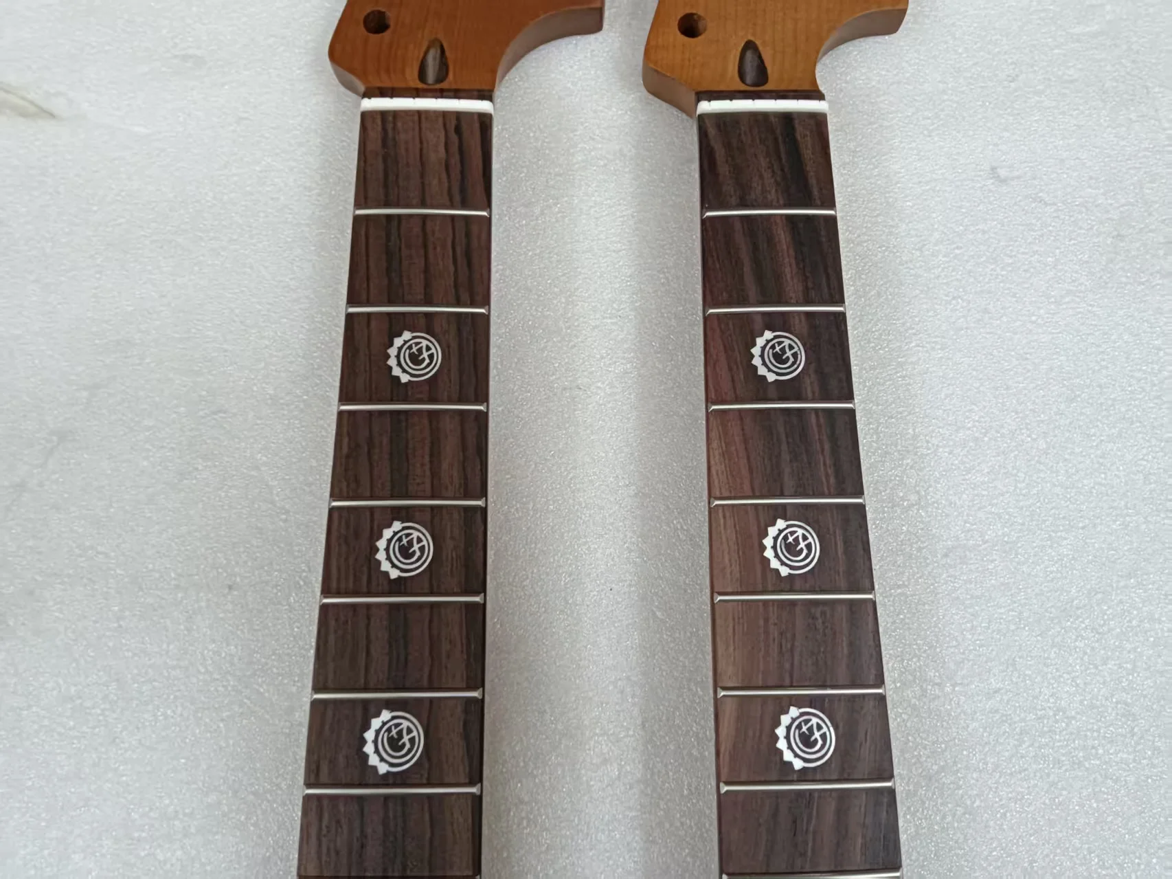 Musical Instrument Logo - Гриф для гитары 24 дюйма (610