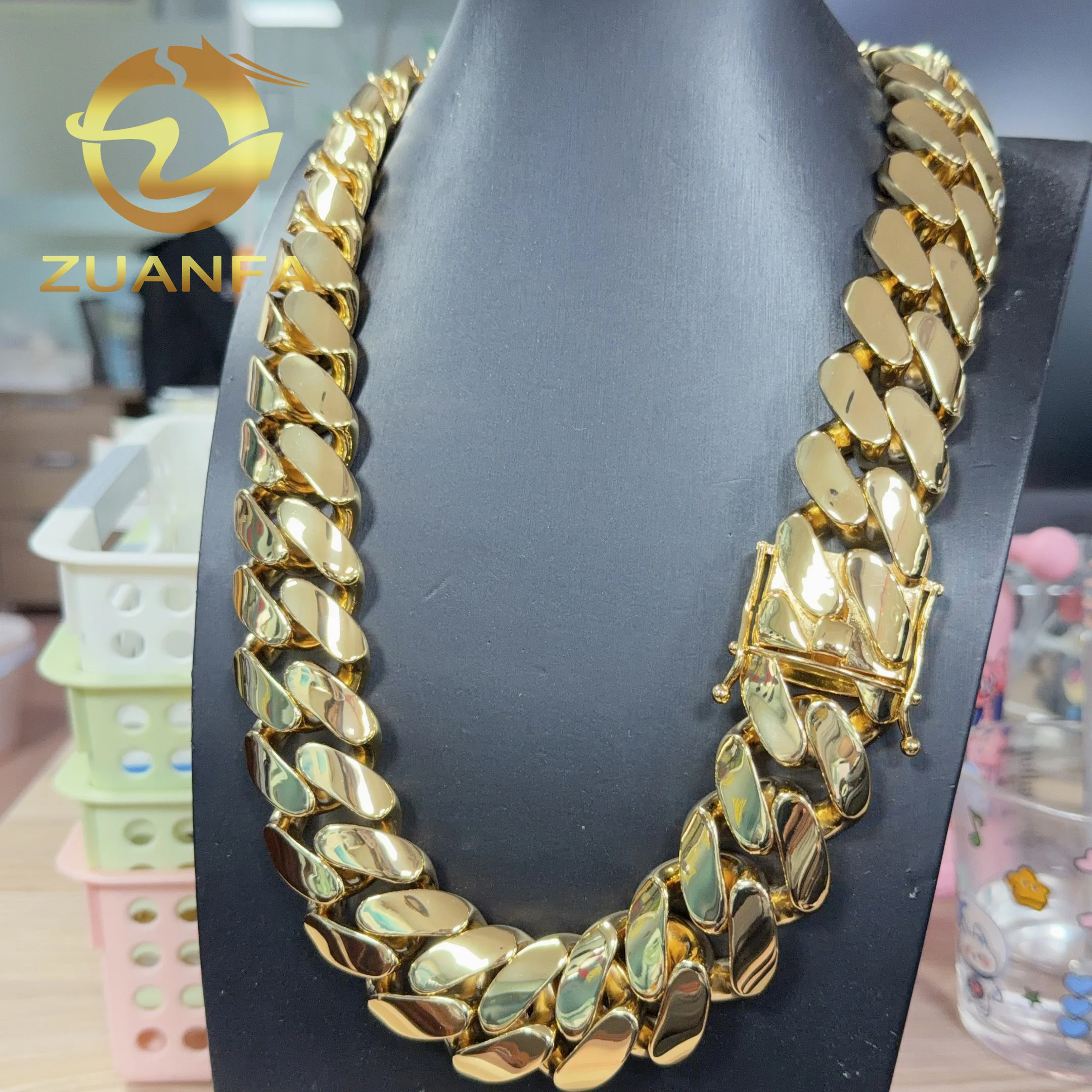 Hip Zuanfa Hop Jewelry 18k Gold Plated Big Size 30mm Miami Cuban Link Chain Brass Cuban Men Cuban Chain.