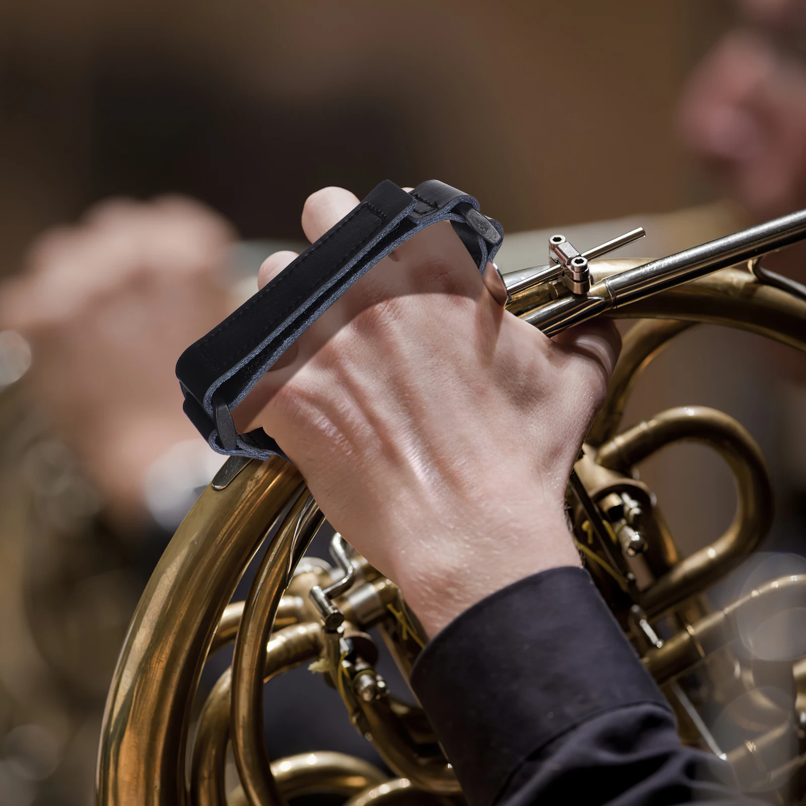 

Adjustable French Horn Hand Strap PU Wear Resistant Grip Pad Comfortable Secure Hold Easy Hook Closure Durable Instrument