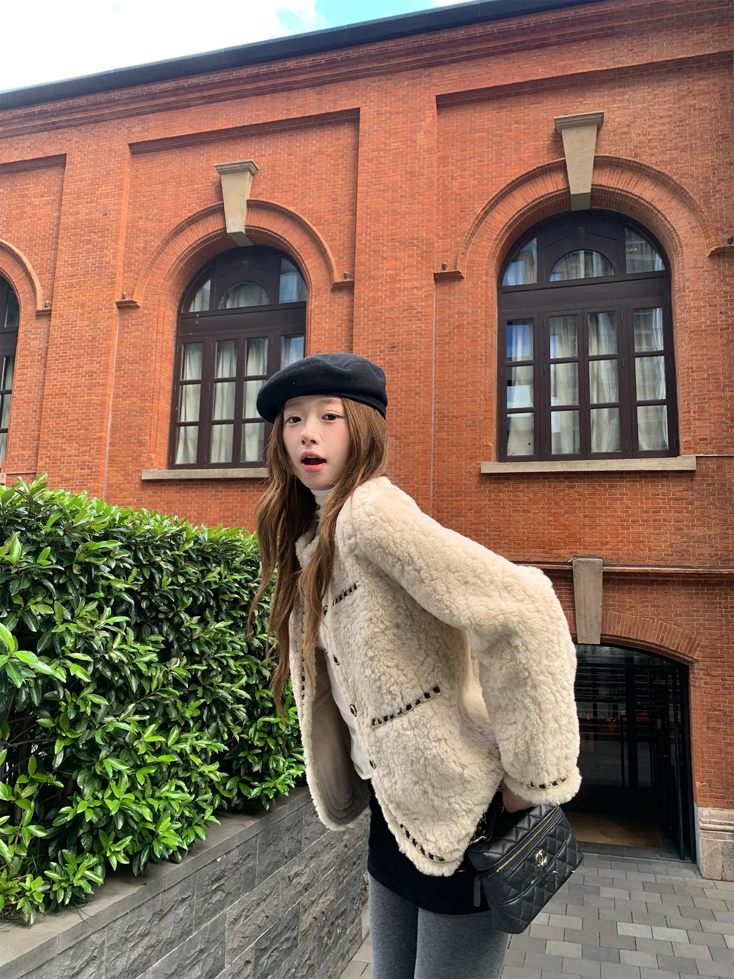 Jaqueta de Pele de Cordeiro OKJJ para Mulheres, Nova, Estilo Solto, Moda Outono Inverno, Top Simulado em Couro