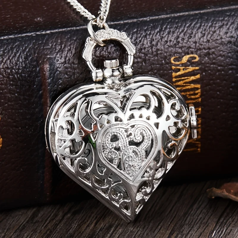 Orologio da tasca a forma di cuore collana argentata orologio da tasca Boho Hollow orologio al quarzo accessori per catena maglione da donna regali dell'anno