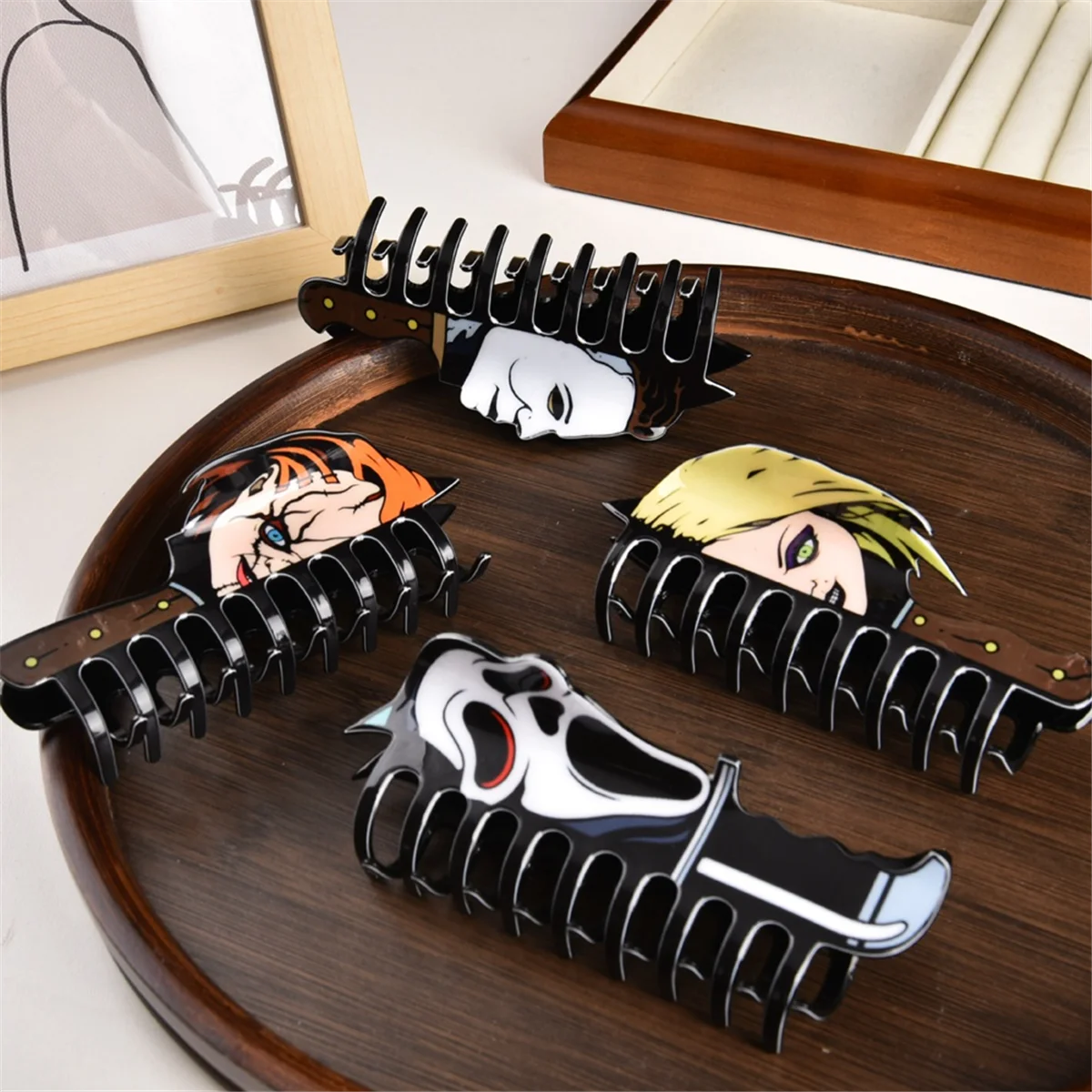 AT42 جديد فيلم الرعب بطل الرواية سلسلة الاكريليك مخلب كليب مقاطع الشعر حجم كبير مشبك شعر إكسسوارات الشعر للمرأة أ