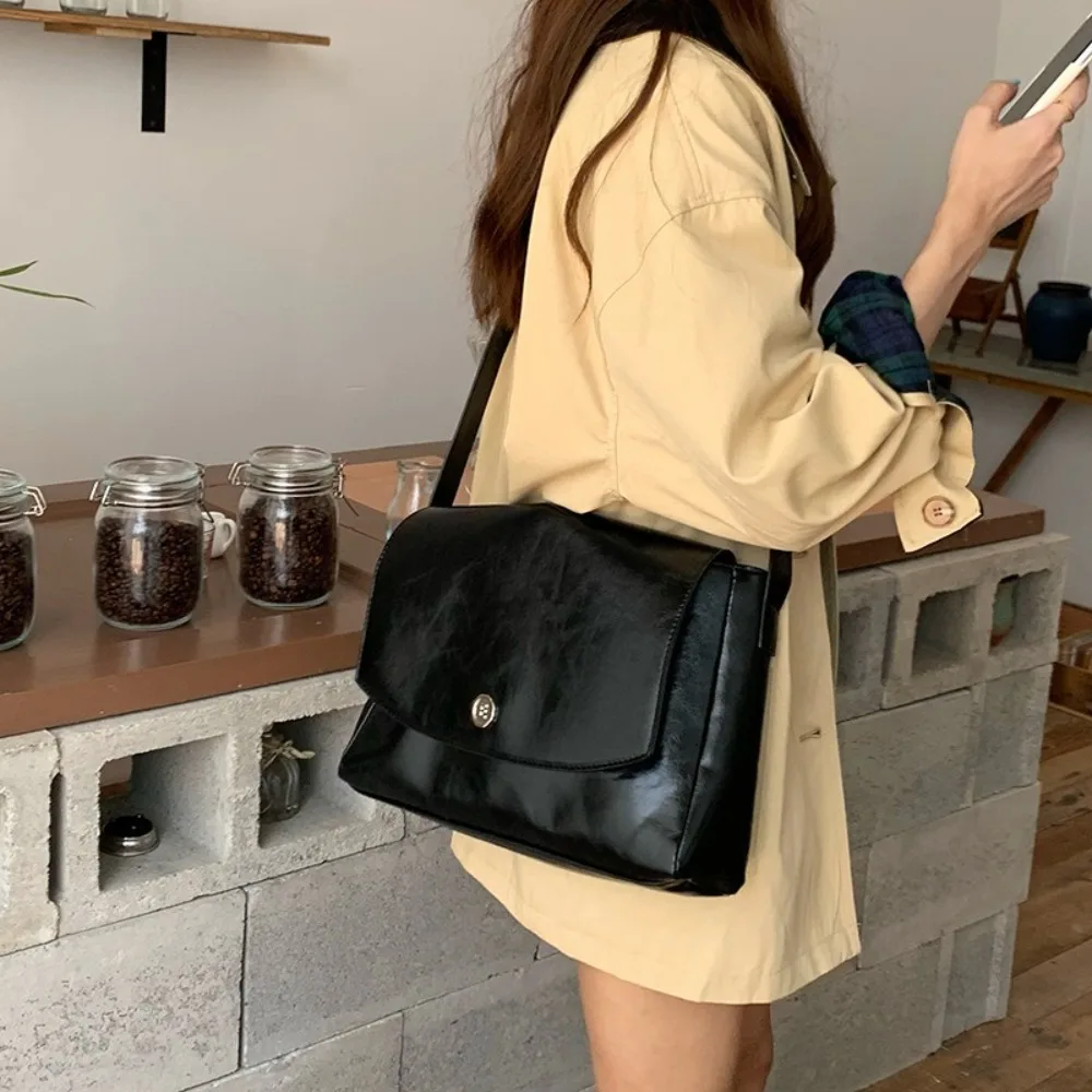 

2025 spring new retro large capacity tote bag texture commuter messenger simple messenger bag messenger bag, women's bag