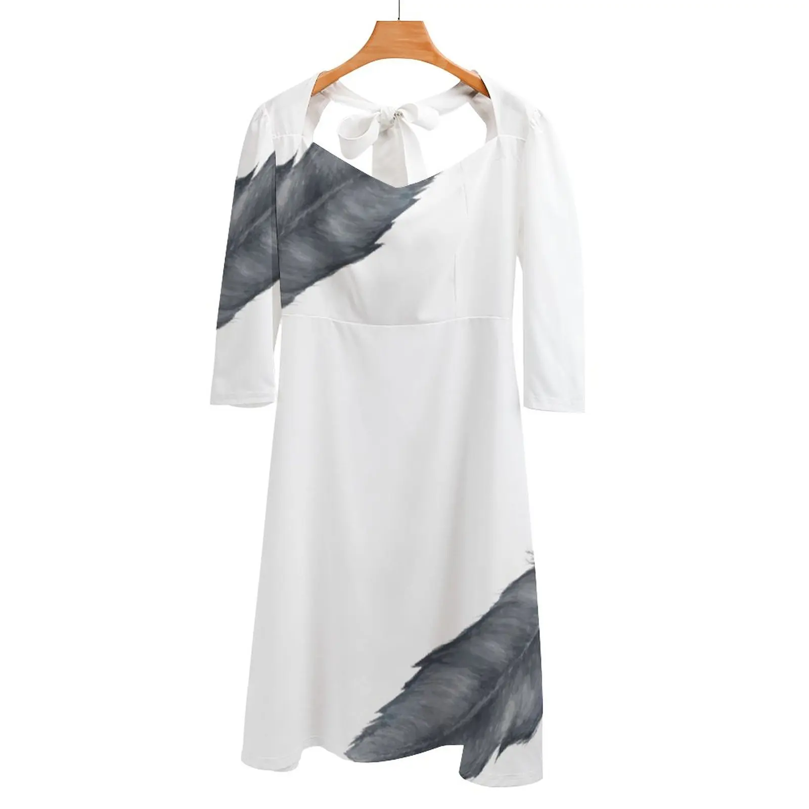 

Легкое платье с квадратным вырезом, открытой спиной и шнуровкой сзади