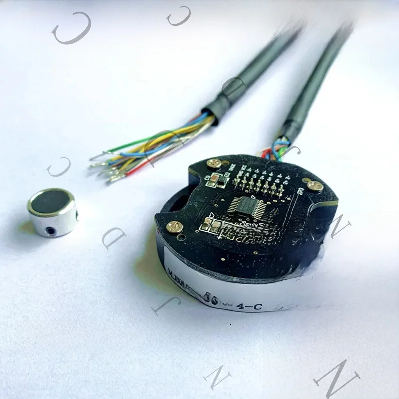 Incremental Rotary Magnetic Encoder 2500 Lines ABZ Output 4 Pairs Of Poles UVW Ultra-Thin Zero Delay Angle Sensor